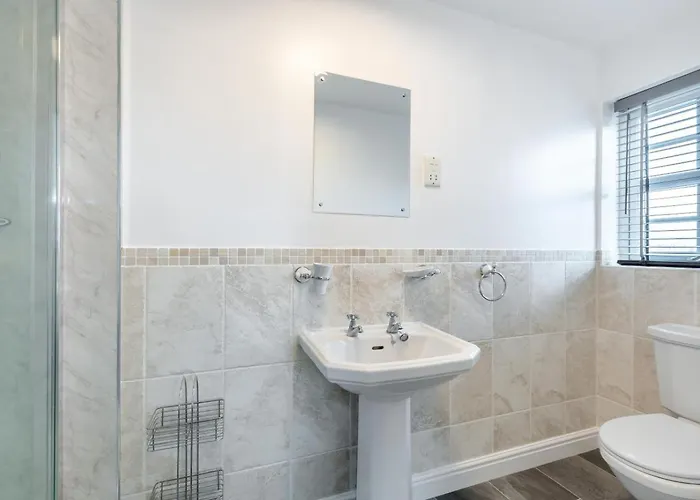 5 Bed In Oc-w32446 *